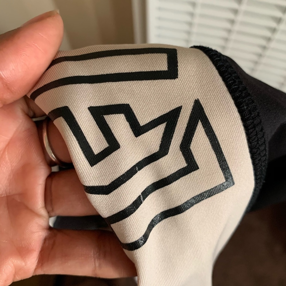 LF Brand Logo Black and White Leggings - Picture 5 of 7